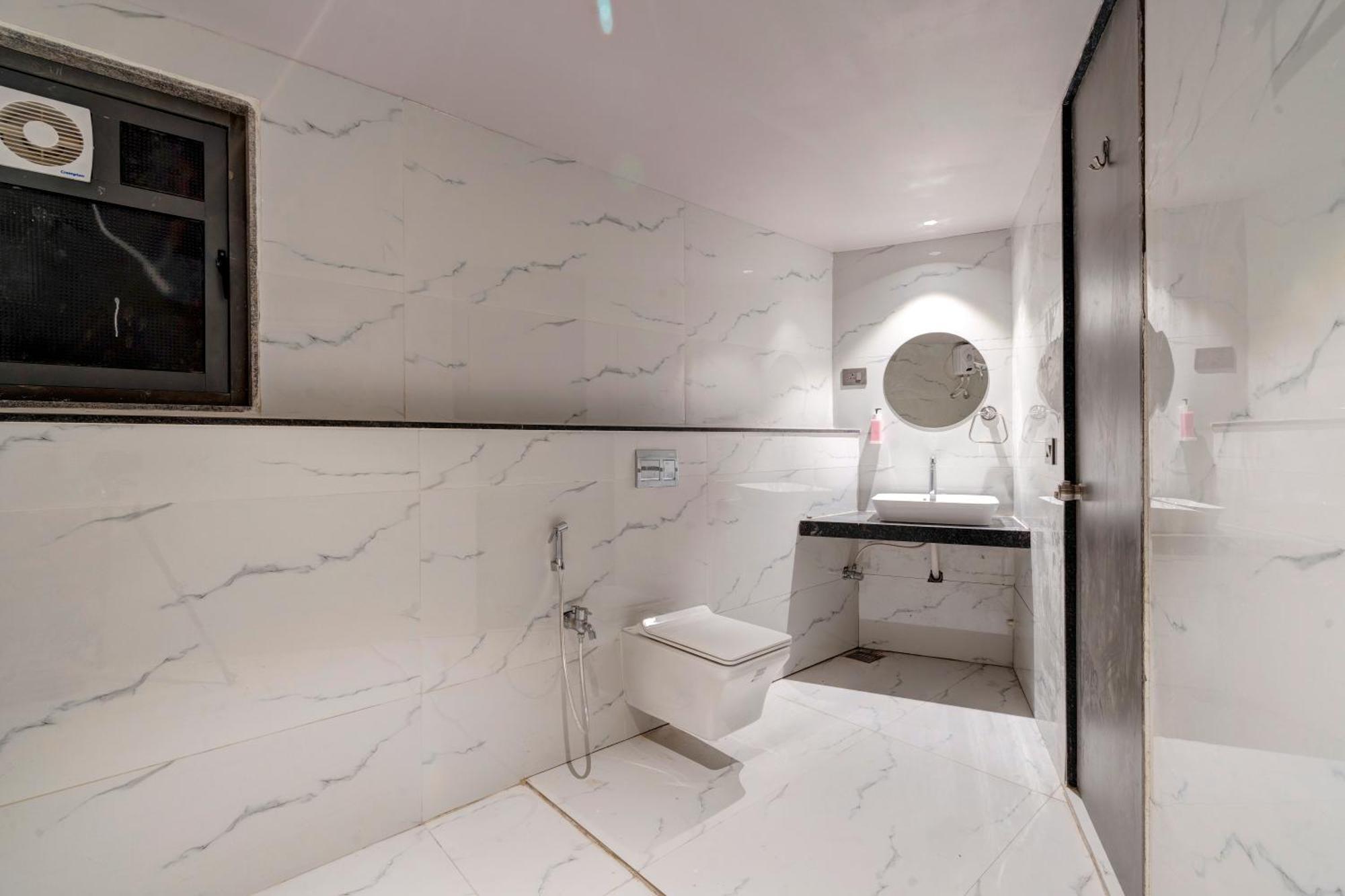 Hotel Sparsh Divine Ahmedabad Ngoại thất bức ảnh
