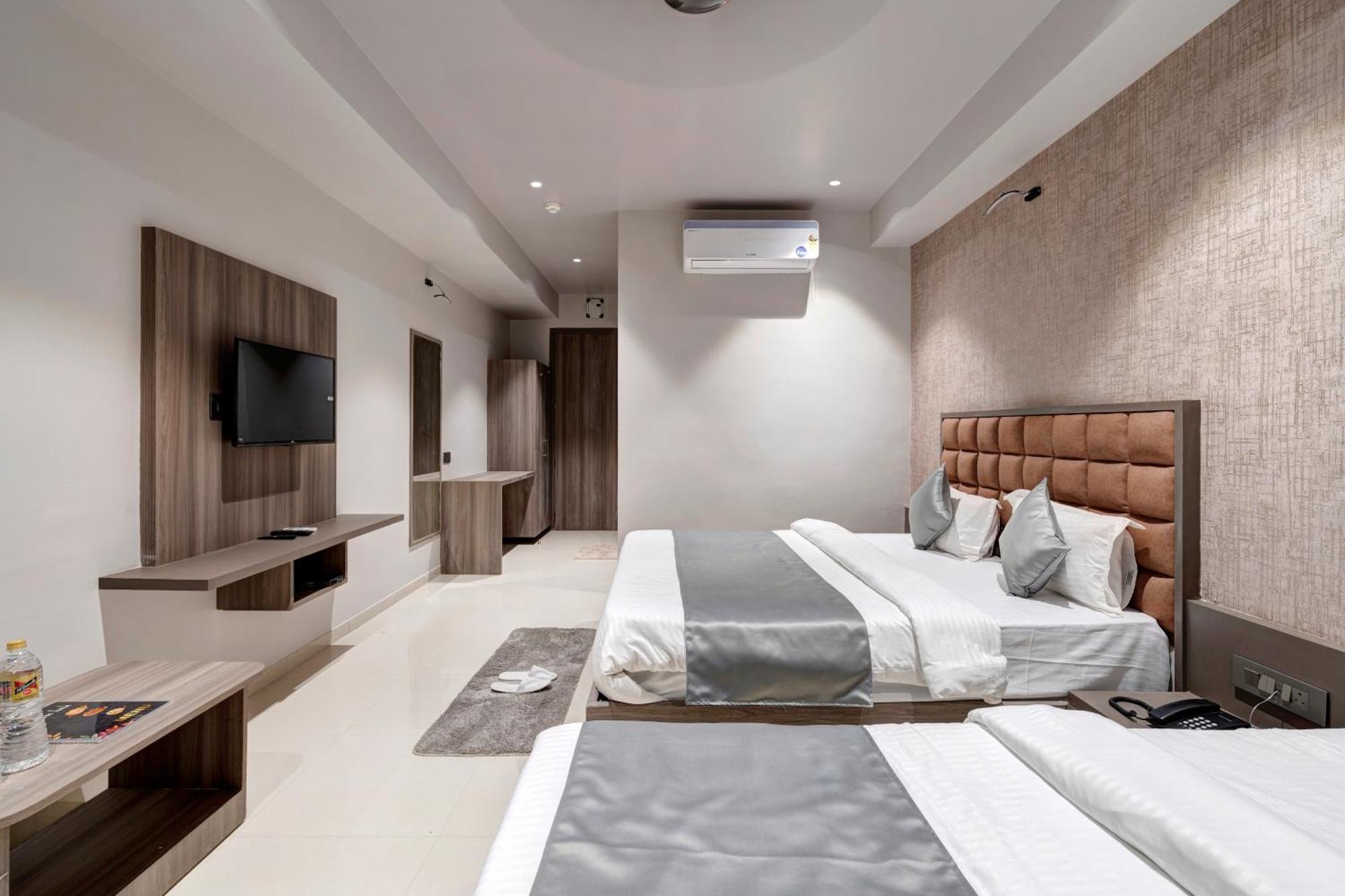 Hotel Sparsh Divine Ahmedabad Ngoại thất bức ảnh